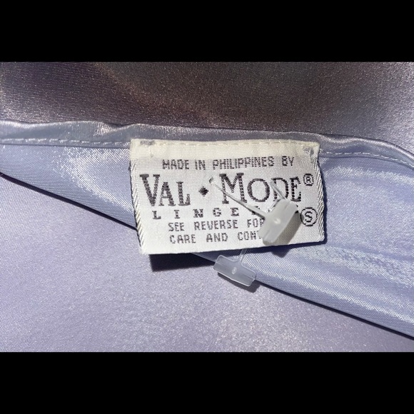 Val.Mode Silky Satin Lace Trim, Embroidery Lilac Long Robe - Picture 10 of 13